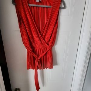 H&M Gorgeous red pleated top